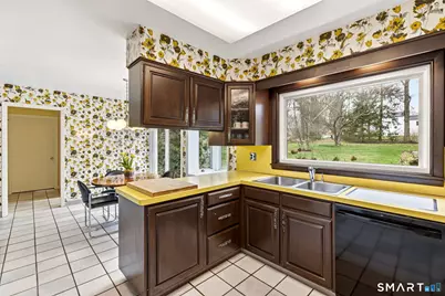 15 Very Merry Road, Stamford, CT 06903 - Photo 16