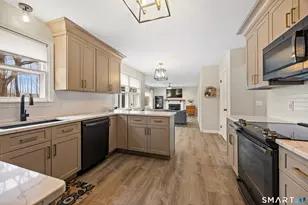 147 Highland St, Rocky Hill, CT 06067 - Photo 8