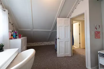 25 Myron Avenue, Bridgeport, CT 06606 - Photo 16