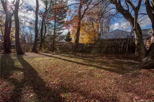 25 Myron Ave, Bridgeport, CT 06606 - Photo 22