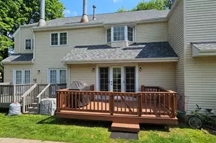 12 W Meadow Ln, Middletown, CT 06457 - Photo 2