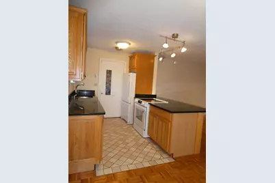 195 West Walk, West Haven, CT 06516 - Photo 4