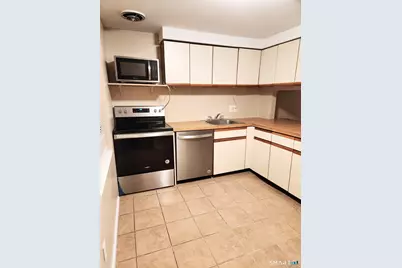 47 Trolley Crossing Lane #47, Middletown, CT 06457 - Photo 2