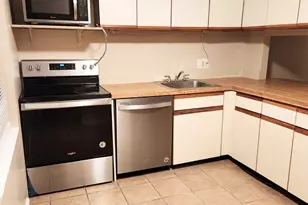 47 Trolley Crossing Ln, Middletown, CT 06457 - Photo 2