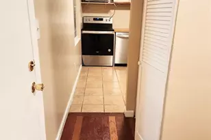 47 Trolley Crossing Ln, Middletown, CT 06457 - Photo 4