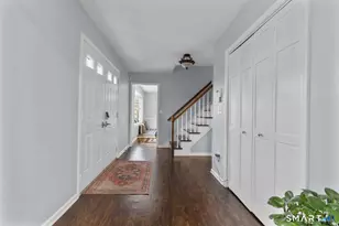 32 Macmath Dr, Trumbull, CT 06611 - Photo 4