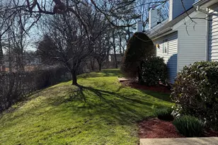 806 Hartford Rd, Manchester, CT 06040 - Photo 18