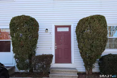 15 Boughton Street Apt #4, Danbury, CT 06810 - Photo 2