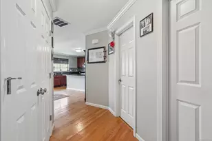 27 Riverview Ct, Brookfield, CT 06804 - Photo 8