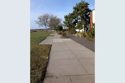 32 West Walk, West Haven, CT 06516 - Photo 16