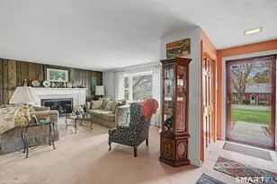 13 Reynolds Dr, Wallingford, CT 06492 - Photo 2