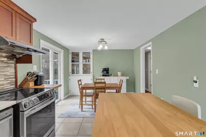 27 Linda Avenue, Montville, CT 06382 - Photo 6