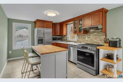 27 Linda Avenue, Montville, CT 06382 - Photo 4