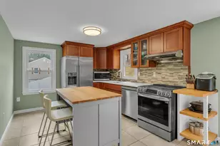 27 Linda Ave, Montville, CT 06382 - Photo 4