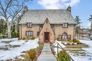 6 W Hill Dr, West Hartford, CT 06119 - Photo 1