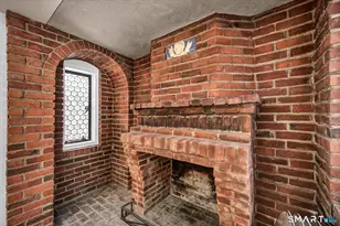 6 W Hill Dr, West Hartford, CT 06119 - Photo 10