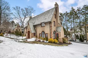 6 W Hill Dr, West Hartford, CT 06119 - Photo 2