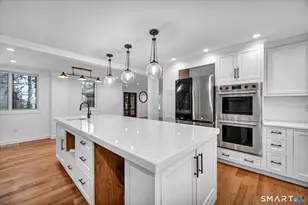 6 W Hill Dr, West Hartford, CT 06119 - Photo 20