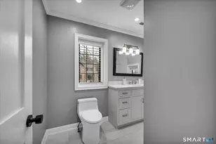 6 W Hill Dr, West Hartford, CT 06119 - Photo 34