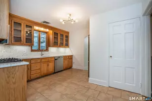 225 Auburn Rd, West Hartford, CT 06119 - Photo 16