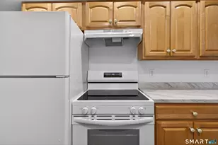 345 Glendale Ave, Bridgeport, CT 06606 - Photo 24