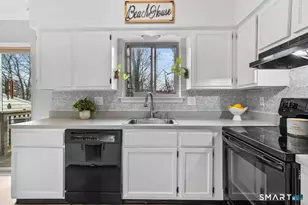 8 Parker St, Danbury, CT 06811 - Photo 12