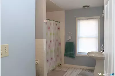 4 Shelton Street, Derby, CT 06418 - Photo 20