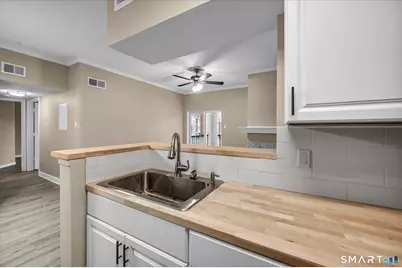31 High Street #5207, East Hartford, CT 06118 - Photo 20