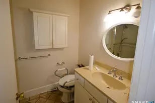 215 Saxonwood Rd, Fairfield, CT 06824 - Photo 18