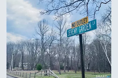 18 Jeremy Garden Lane, Woodbridge, CT 06525 - Photo 2