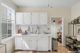 6 Barnett St, New Haven, CT 06515 - Photo 8