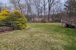 23 Lewis Rd, New Britain, CT 06053 - Photo 4