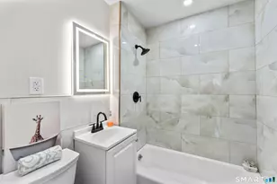 30 Oakwood St, East Hartford, CT 06108 - Photo 14