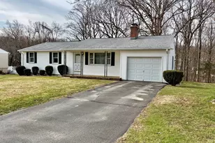 45 Westbrook Dr, Waterbury, CT 06705 - Photo 2