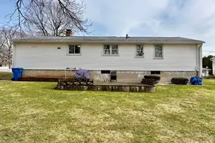 45 Westbrook Dr, Waterbury, CT 06705 - Photo 4