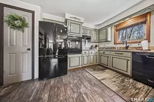 14 Williams Ct, Wolcott, CT 06716 - Photo 6