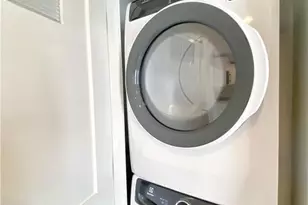 32 Pulaski St, Norwalk, CT 06851 - Photo 10