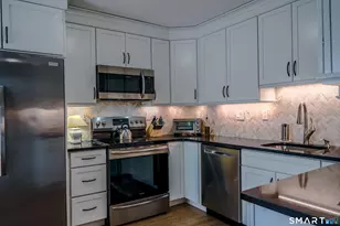 233 Shagbark Dr, Derby, CT 06418 - Photo 8