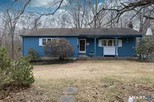 113 W High St, East Hampton, CT 06424 - Photo 1