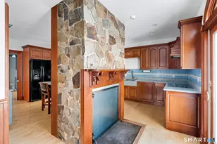 110 Freeman Rd, Middletown, CT 06457 - Photo 12