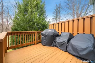 105 Sunrise Cir, Windsor, CT 06095 - Photo 26