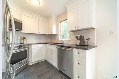 105 Sunrise Circle, Windsor, CT 06095 - Photo 10