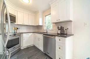 105 Sunrise Cir, Windsor, CT 06095 - Photo 10