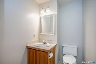 1 Linden Pl, Hartford, CT 06106 - Photo 24