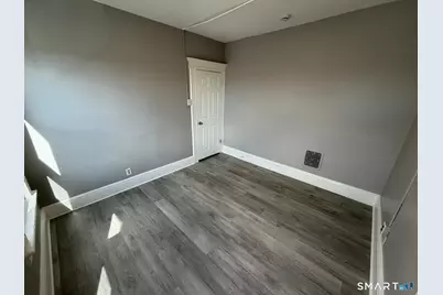 47-49 Berkshire Avenue, Bridgeport, CT 06608 - Photo 8