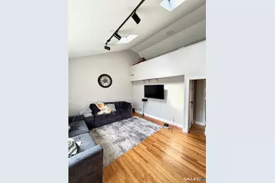 153 Oaklawn Avenue, Stamford, CT 06905 - Photo 2