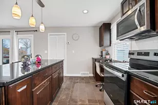 45 Ridgewood Ave, Waterford, CT 06385 - Photo 22