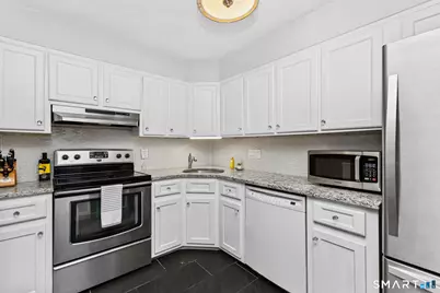 22 Radio Place #8, Stamford, CT 06906 - Photo 10