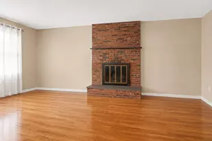 89 Carriage Path S, Milford, CT 06460 - Photo 4