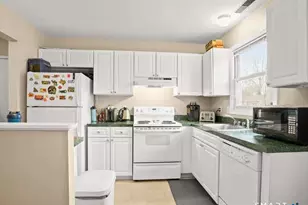 89 Carriage Path S, Milford, CT 06460 - Photo 10